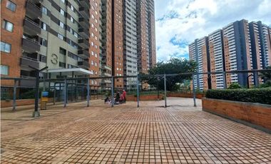 Arriendo apartamento en niquia frente a la estación Niquia del metro.