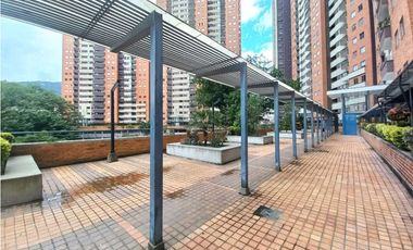Arriendo apartamento en niquia frente a la estación Niquia del metro.