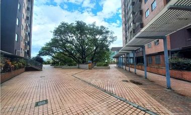 Arriendo apartamento en niquia frente a la estación Niquia del metro.