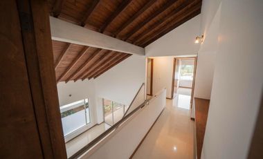 CASA CAMPESTRE A LA VENTA EN EL RETIRO SECTOR LA MARIA UNIDAD CERRADA