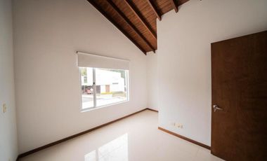 CASA CAMPESTRE A LA VENTA EN EL RETIRO SECTOR LA MARIA UNIDAD CERRADA