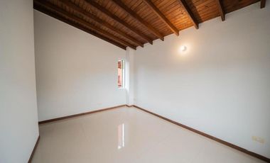 CASA CAMPESTRE A LA VENTA EN EL RETIRO SECTOR LA MARIA UNIDAD CERRADA