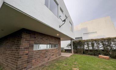 CASA CAMPESTRE A LA VENTA EN EL RETIRO SECTOR LA MARIA UNIDAD CERRADA