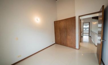 CASA CAMPESTRE A LA VENTA EN EL RETIRO SECTOR LA MARIA UNIDAD CERRADA