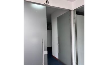 OFICINA DE 90 m2 EN ALQUILER CIUDAD JARDIN CALI