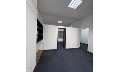 OFICINA DE 90 m2 EN ALQUILER CIUDAD JARDIN CALI