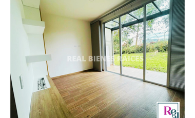 Casa Esquinera en Arriendo – Unidad Cerrada con Zona Verde