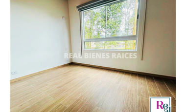 Casa Esquinera en Arriendo – Unidad Cerrada con Zona Verde