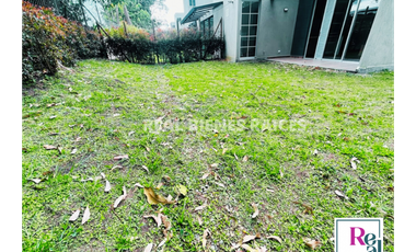 Casa Esquinera en Arriendo – Unidad Cerrada con Zona Verde