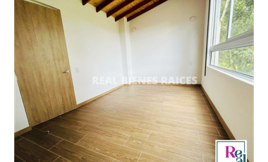 Casa Esquinera en Arriendo – Unidad Cerrada con Zona Verde