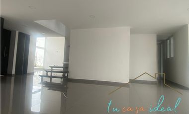 Casa En Renta En Fraccionamiento La Cima Con Alberca