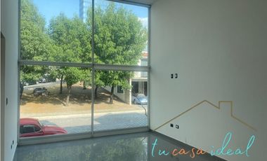 Casa En Renta En Fraccionamiento La Cima Con Alberca