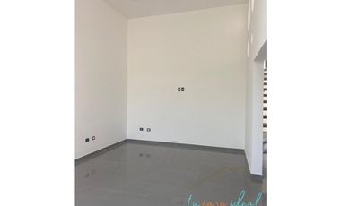 Casa En Renta En Fraccionamiento La Cima Con Alberca