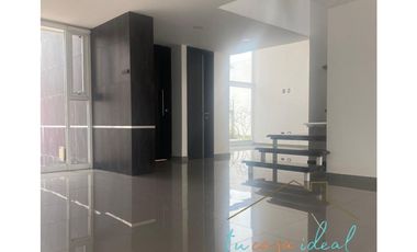 Casa En Renta En Fraccionamiento La Cima Con Alberca