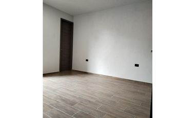 Departamento En Venta Cerca Del Parque Loro En Planta Baja