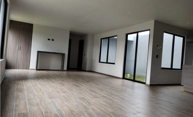Departamento En Venta Cerca Del Parque Loro En Planta Baja