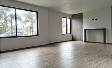 Departamento En Venta Cerca Del Parque Loro En Planta Baja