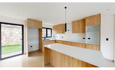 HERMOSAS Y MODERNAS VILLAS EN VENTA CHALLUABAMBA CUENCA