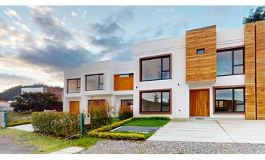 HERMOSAS Y MODERNAS VILLAS EN VENTA CHALLUABAMBA CUENCA