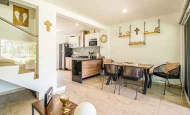 CASA FRENTE ALBERCA CON ROOF GARDEN  EN RESID. TULIPANES, CON SEGURIDAD 24/7  Y A 5 MIN DEL TEC DE MONTERREY  (SUR DE CUERNAVACA)