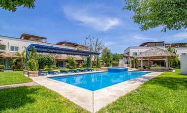 CASA FRENTE ALBERCA CON ROOF GARDEN  EN RESID. TULIPANES, CON SEGURIDAD 24/7  Y A 5 MIN DEL TEC DE MONTERREY  (SUR DE CUERNAVACA)