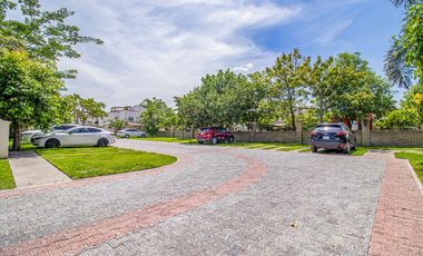 CASA FRENTE ALBERCA CON ROOF GARDEN  EN RESID. TULIPANES, CON SEGURIDAD 24/7  Y A 5 MIN DEL TEC DE MONTERREY  (SUR DE CUERNAVACA)