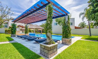 CASA FRENTE ALBERCA CON ROOF GARDEN  EN RESID. TULIPANES, CON SEGURIDAD 24/7  Y A 5 MIN DEL TEC DE MONTERREY  (SUR DE CUERNAVACA)