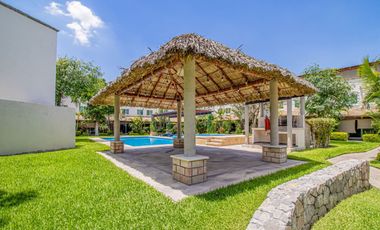 CASA FRENTE ALBERCA CON ROOF GARDEN  EN RESID. TULIPANES, CON SEGURIDAD 24/7  Y A 5 MIN DEL TEC DE MONTERREY  (SUR DE CUERNAVACA)