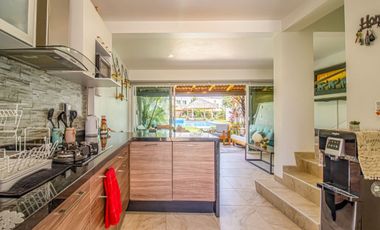 CASA FRENTE ALBERCA CON ROOF GARDEN  EN RESID. TULIPANES, CON SEGURIDAD 24/7  Y A 5 MIN DEL TEC DE MONTERREY  (SUR DE CUERNAVACA)