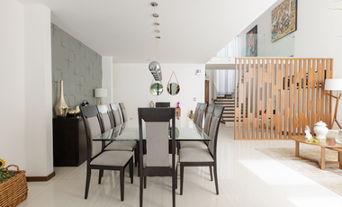 Casa en venta en La concepción Zavaleta, con acabados de lujo, enorme jardín y sótano
