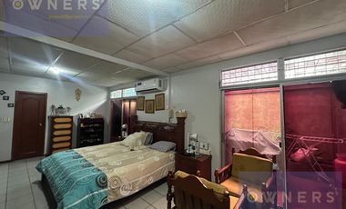 VENTA 2 CASAS (DUPLEX)   ALBORADA 10MA  SECTOR CERRADO (JLR))