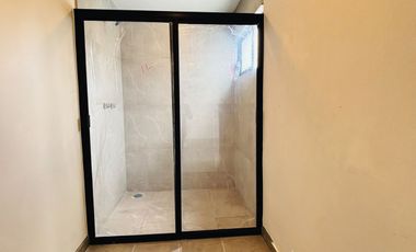 Preventa en Fracc. Paseo de la Reina/Monte Magno- 4 habitaciones y jardín