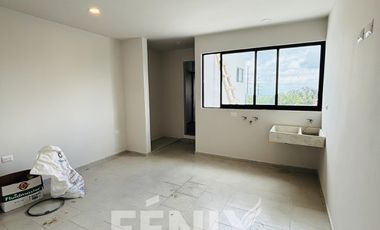 Preventa en Fracc. Paseo de la Reina/Monte Magno- 4 habitaciones y jardín