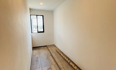 Preventa en Fracc. Paseo de la Reina/Monte Magno- 4 habitaciones y jardín