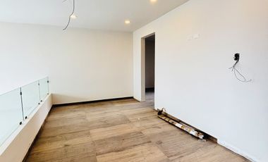 Preventa en Fracc. Paseo de la Reina/Monte Magno- 4 habitaciones y jardín