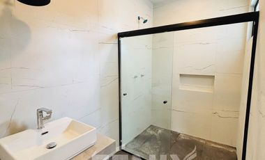 Preventa en Fracc. Paseo de la Reina/Monte Magno- 4 habitaciones y jardín