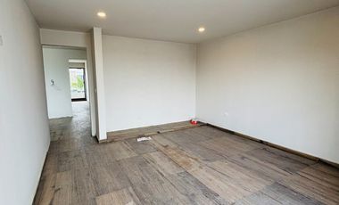 Preventa en Fracc. Paseo de la Reina/Monte Magno- 4 habitaciones y jardín