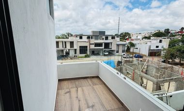 Preventa en Fracc. Paseo de la Reina/Monte Magno- 4 habitaciones y jardín