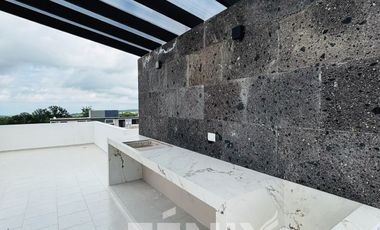 Preventa en Fracc. Paseo de la Reina/Monte Magno- 4 habitaciones y jardín