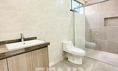 Casa en venta en Fracc. Privado Monte Magno- Habitación en PB y jardín