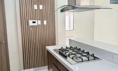 Casa en venta en Fracc. Privado Monte Magno- Habitación en PB y jardín