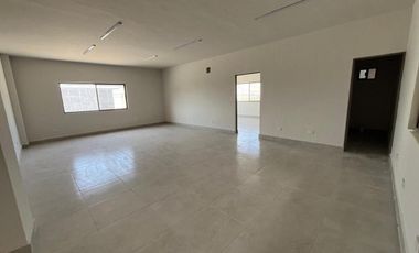 VENTA DE BODEGA COMERCIAL EN PARQUE EN SANTA CATARINA