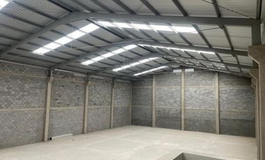 VENTA DE BODEGA COMERCIAL EN PARQUE EN SANTA CATARINA