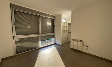 ALQUILER - Casa tipo Dúplex - 3 Dormitorios - 1 Estudio - B° Jardín Claret
