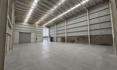 BODEGA 360m2 en parque frente al PIQ