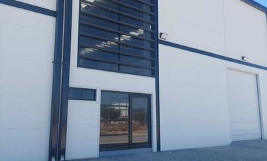 BODEGA 200m2 en parque frente al PIQ