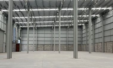 BODEGA 200m2 en parque frente al PIQ