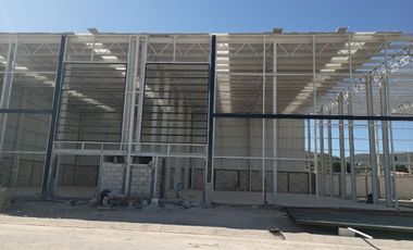 BODEGA 200m2 en parque frente al PIQ