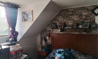 LINDA CASA UNIFAMILIAR UBICADA FRENTE A HERMOSA PLAZA