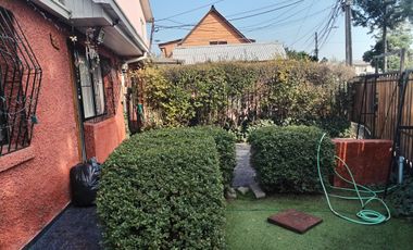 LINDA CASA UNIFAMILIAR UBICADA FRENTE A HERMOSA PLAZA